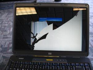 uszkodzonyekran laptopa
